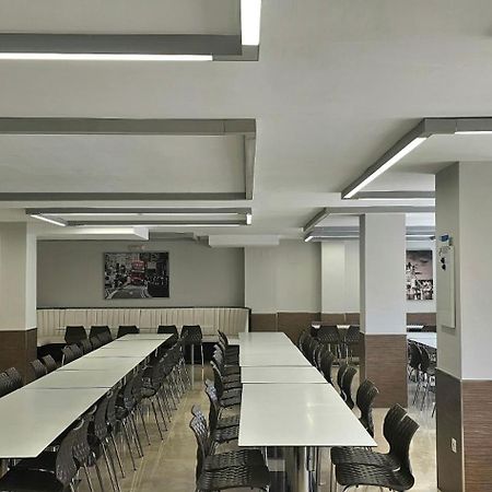 Hostel Residencia Alfil مالقة المظهر الخارجي الصورة