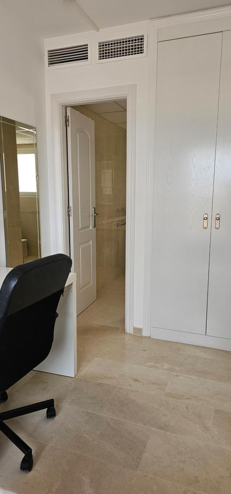 Hostel Residencia Alfil مالقة المظهر الخارجي الصورة