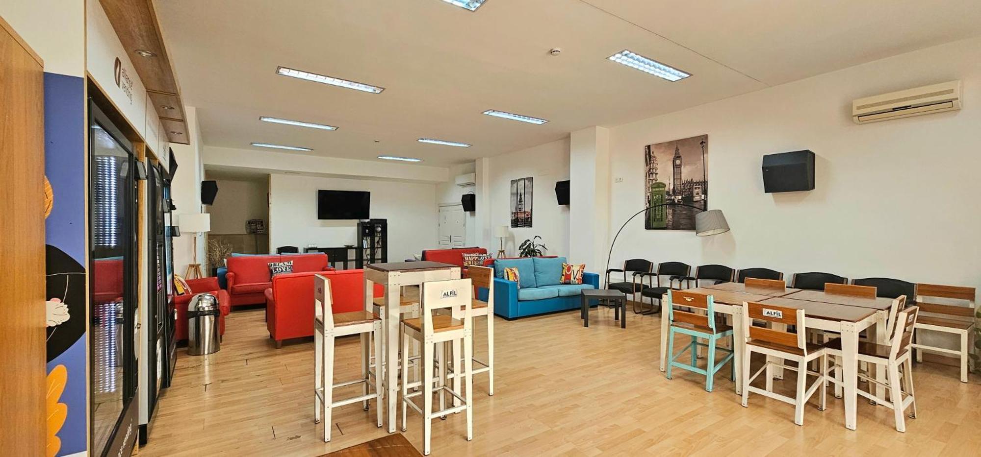 Hostel Residencia Alfil مالقة المظهر الخارجي الصورة