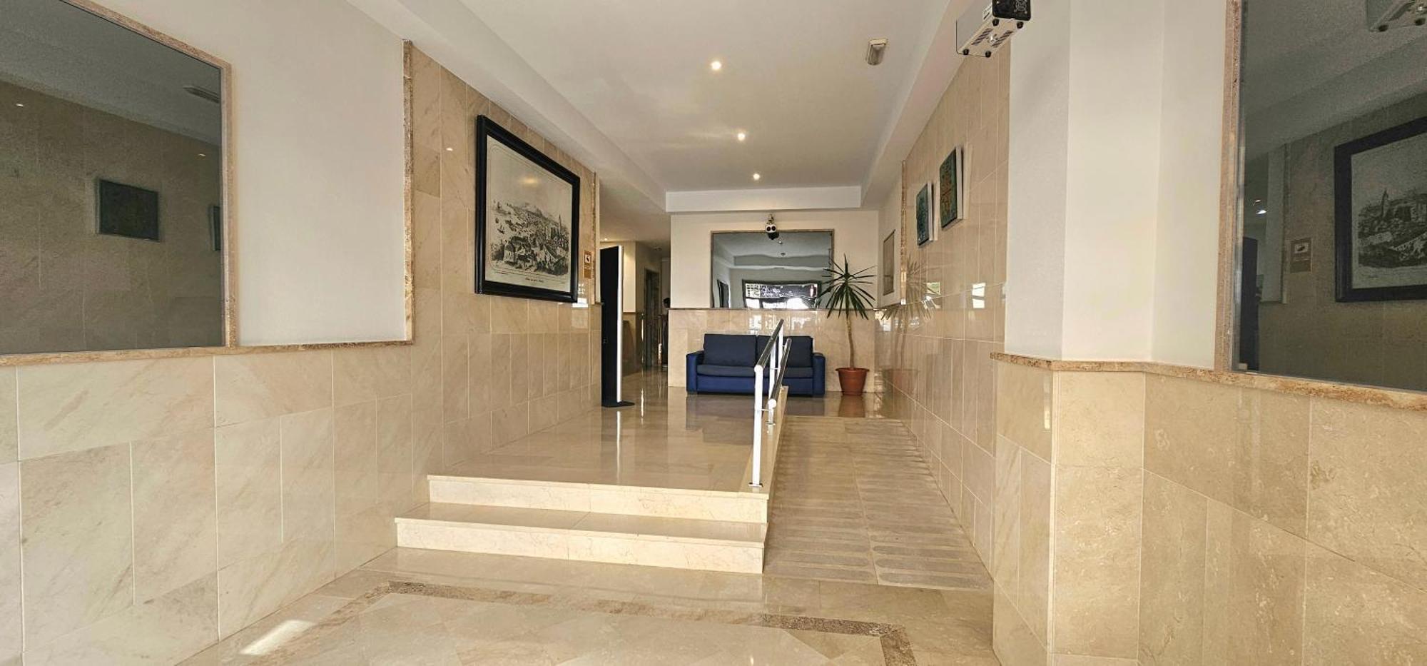 Hostel Residencia Alfil مالقة المظهر الخارجي الصورة