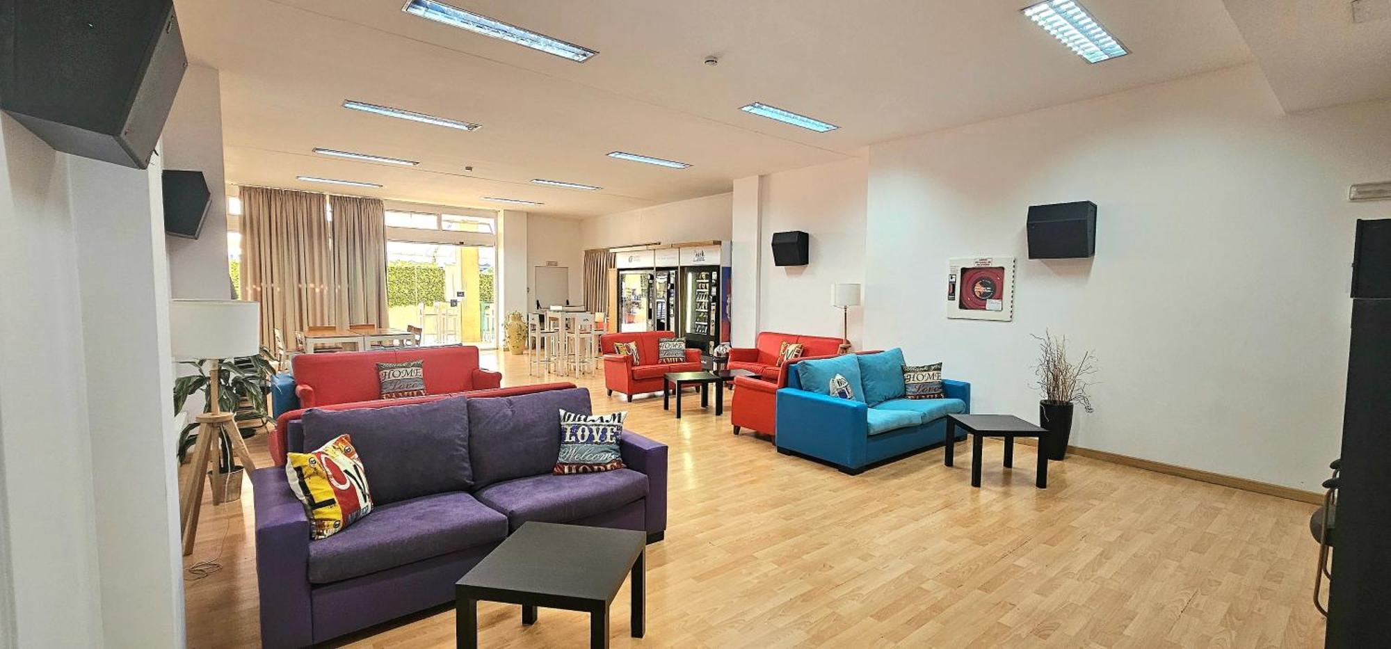 Hostel Residencia Alfil مالقة المظهر الخارجي الصورة