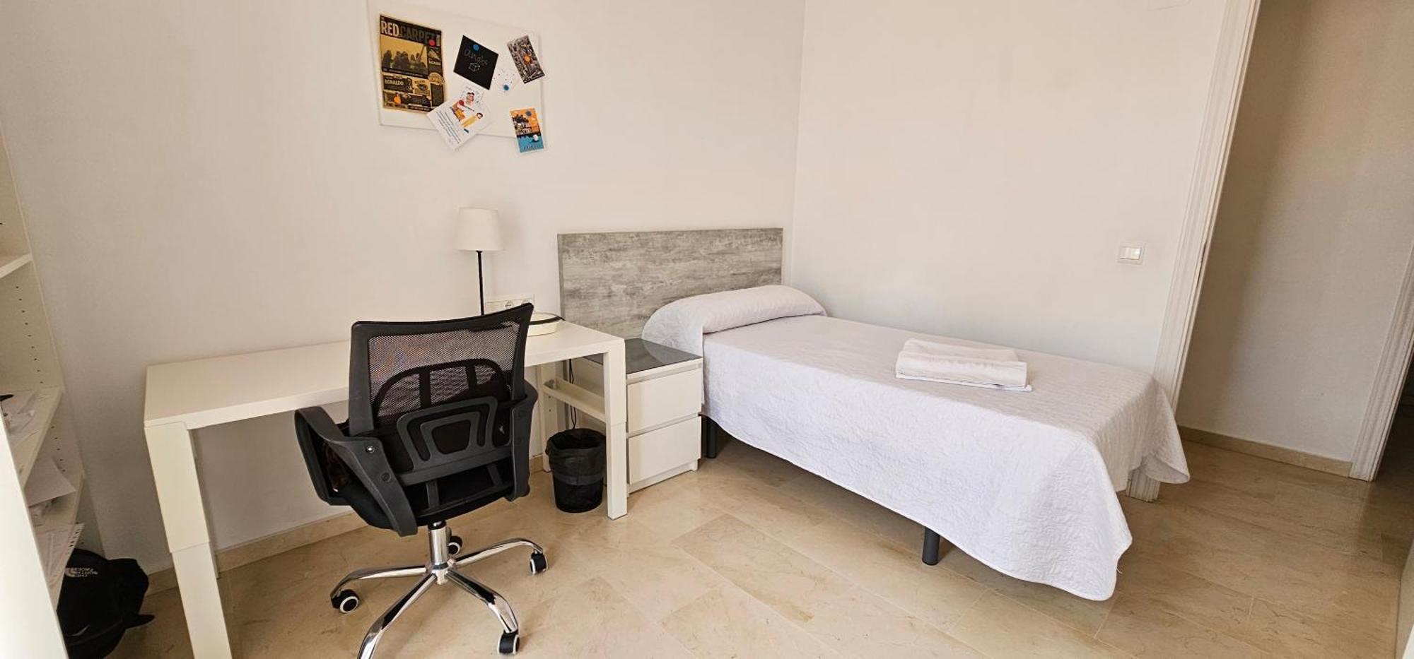 Hostel Residencia Alfil مالقة المظهر الخارجي الصورة