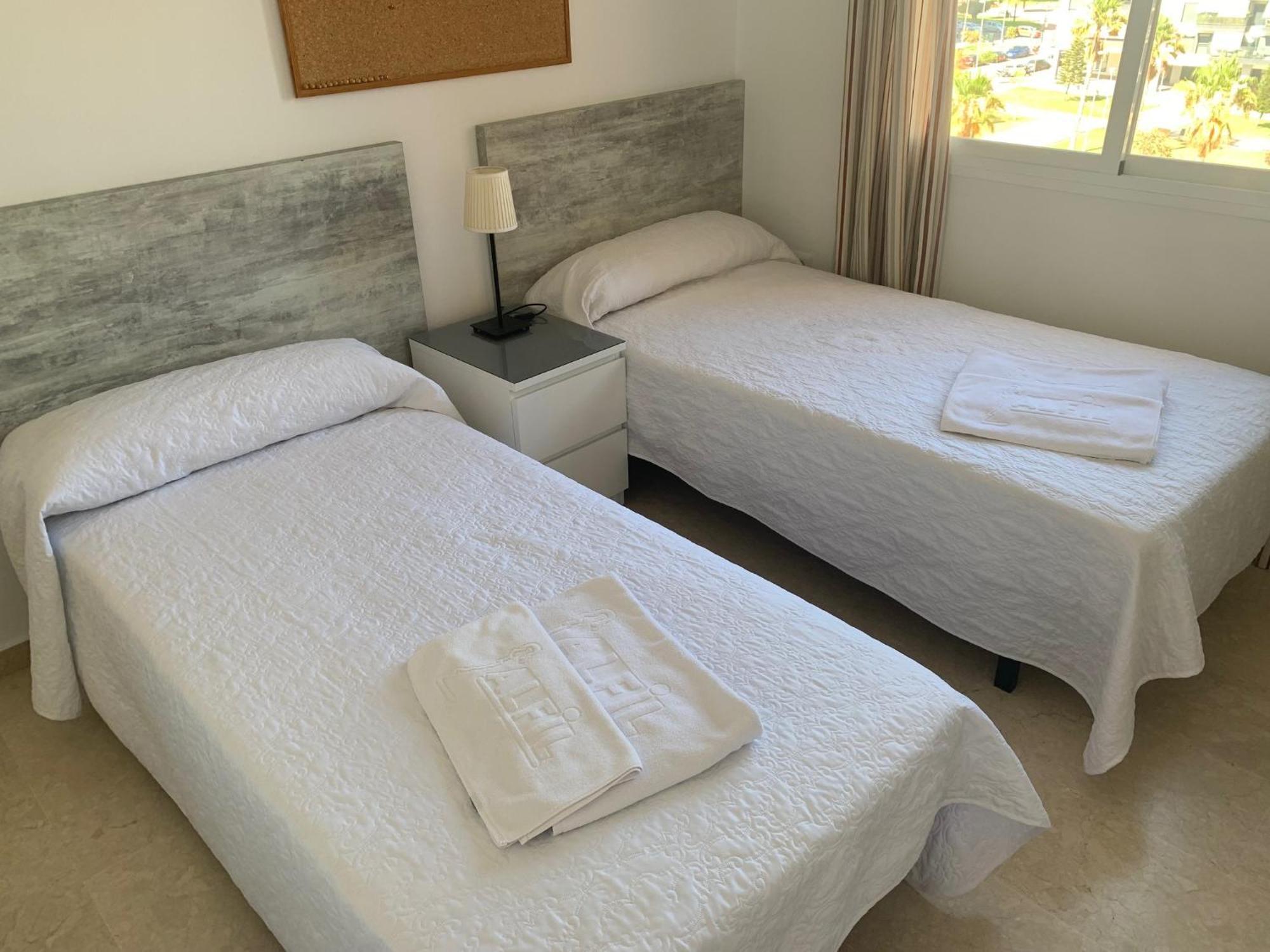 Hostel Residencia Alfil مالقة المظهر الخارجي الصورة
