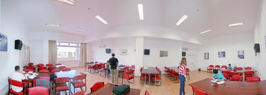 Hostel Residencia Alfil مالقة المظهر الخارجي الصورة