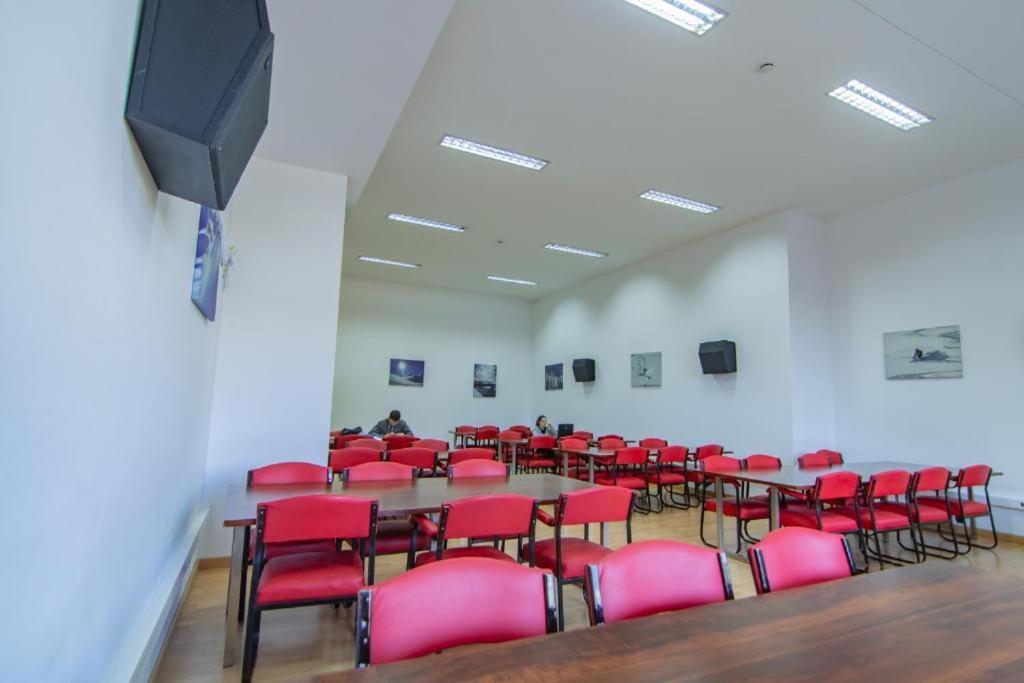 Hostel Residencia Alfil مالقة المظهر الخارجي الصورة